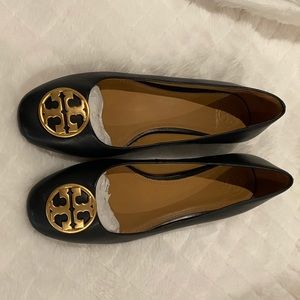 Tory Burch Black Flats 9.5M Shoe bag included